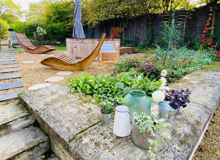 مبيت وإفطار Gîte Verveine Bain Nordique Jacuzzi L écrin De Verdure Chinon