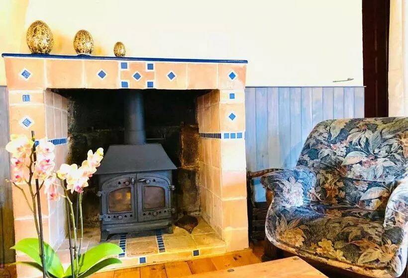 Aamiaismajoitus (B&B) Duguesclin Entre Dinan Et Plages