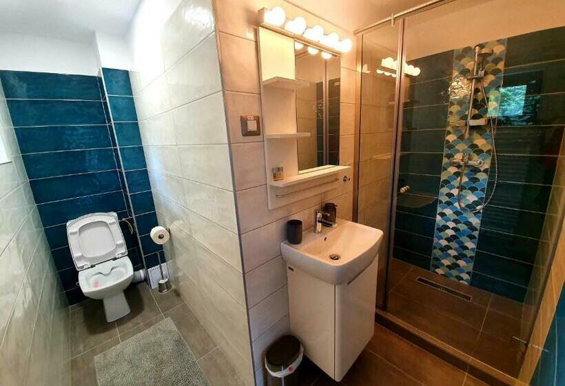 膳宿费 Laura Villa