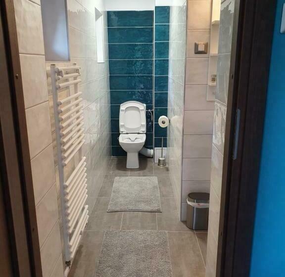 膳宿费 Laura Villa