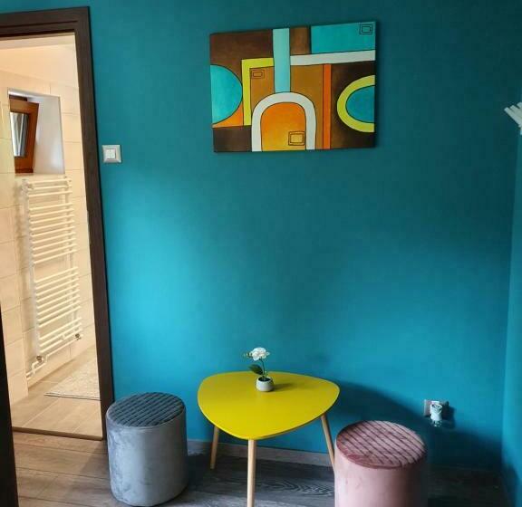 膳宿费 Laura Villa