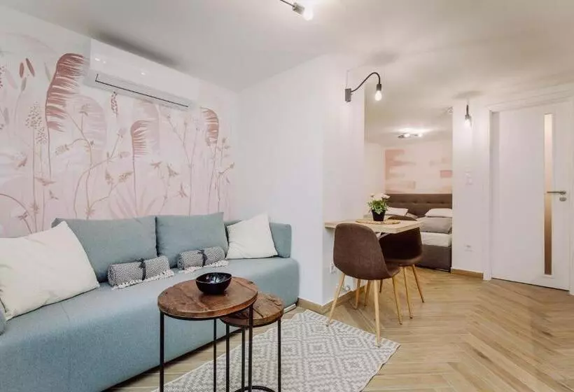 پانسیون Nádas Center Home Badacsony