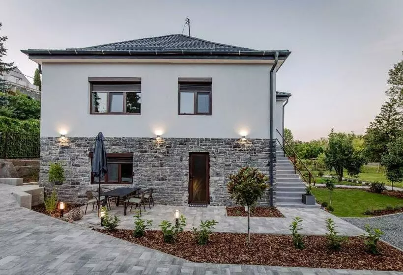 پانسیون Nádas Center Home Badacsony