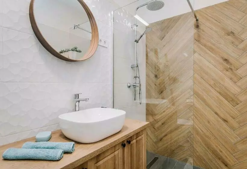 پانسیون Nádas Center Home Badacsony