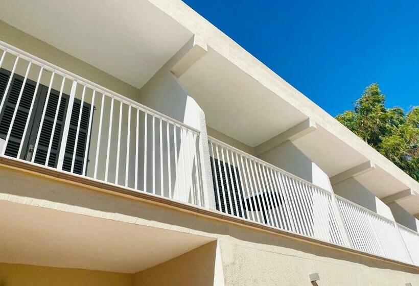 هاستل Hostal Villa Senese