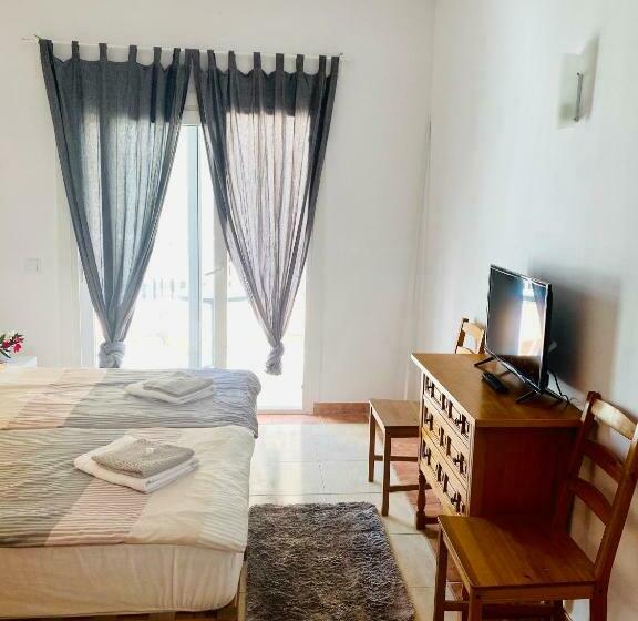 هاستل Hostal Villa Senese