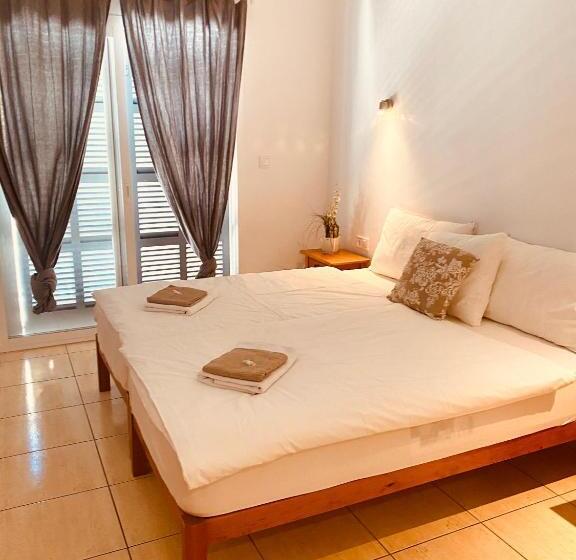 هاستل Hostal Villa Senese