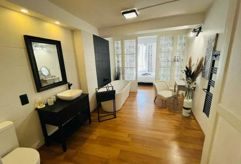 Aamiaismajoitus (B&B) Chez Mimie Les Hôtes