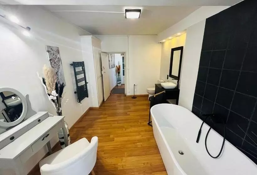 Aamiaismajoitus (B&B) Chez Mimie Les Hôtes