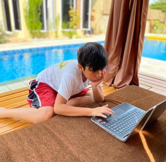 Hotel Embay House & Private Pool