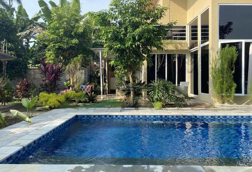 Hotel Embay House & Private Pool