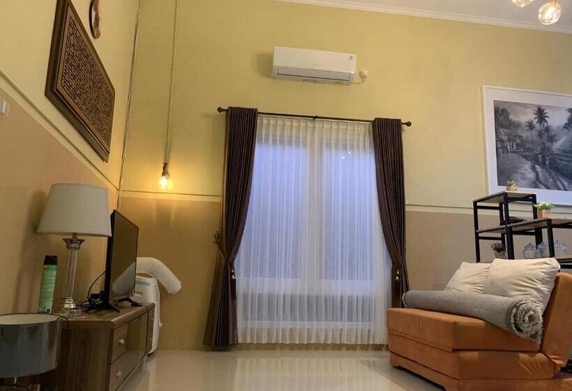 Hotel Embay House & Private Pool