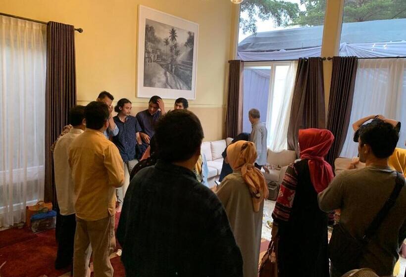 Hotel Embay House & Private Pool