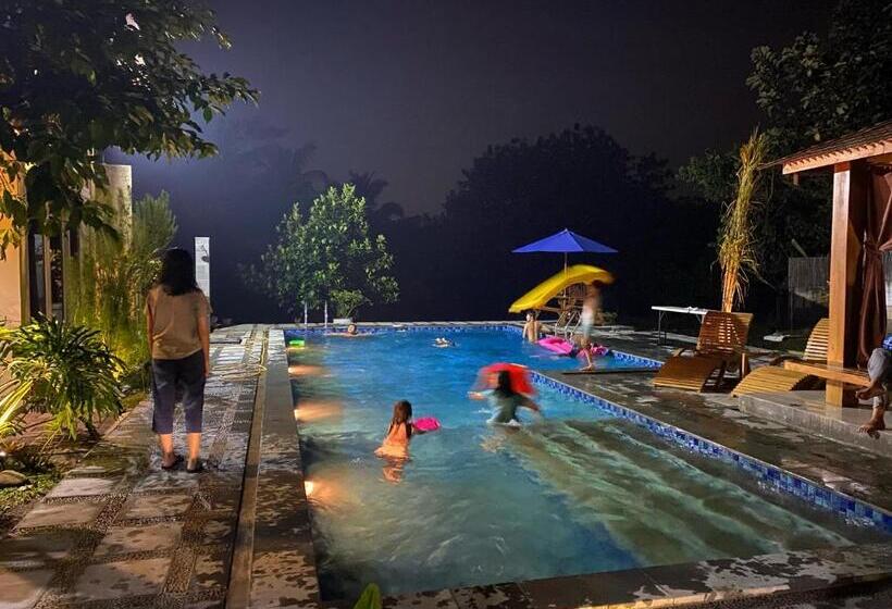 Hotel Embay House & Private Pool