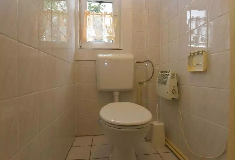 Retkeilymaja Monteurhaus Arbeiterunterkunft Haus Markus Suhl