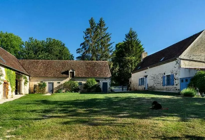 ベッドアンドブレックファースト Chambre D Hôtes Chez Artiste Verrier, La Perrière   Perche