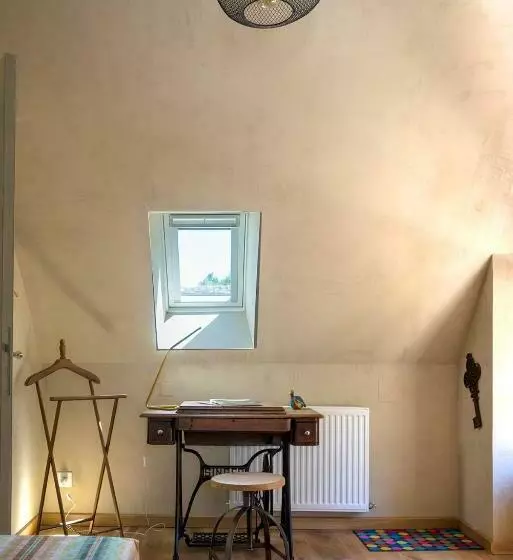 ベッドアンドブレックファースト Chambre D Hôtes Chez Artiste Verrier, La Perrière   Perche
