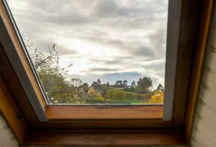 ベッドアンドブレックファースト Chambre D Hôtes Chez Artiste Verrier, La Perrière   Perche