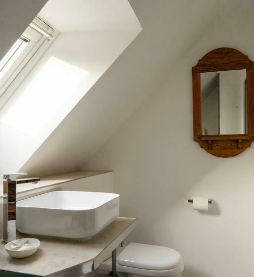 مبيت وإفطار Chambre D Hôtes Chez Artiste Verrier, La Perrière   Perche