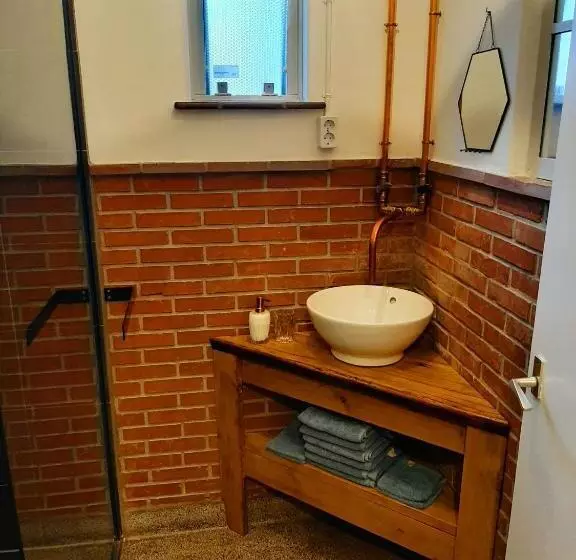 Aamiaismajoitus (B&B) Gastenverblijf De Viking
