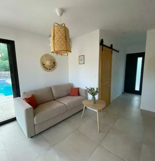 ベッドアンドブレックファースト Le Pool House