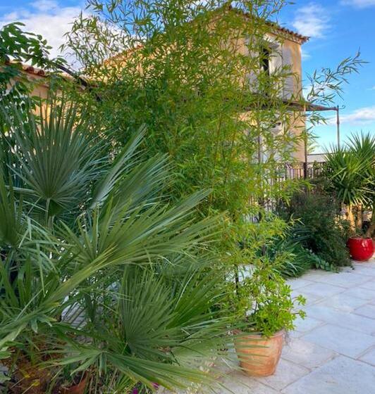 住宿加早餐  Le Pool House