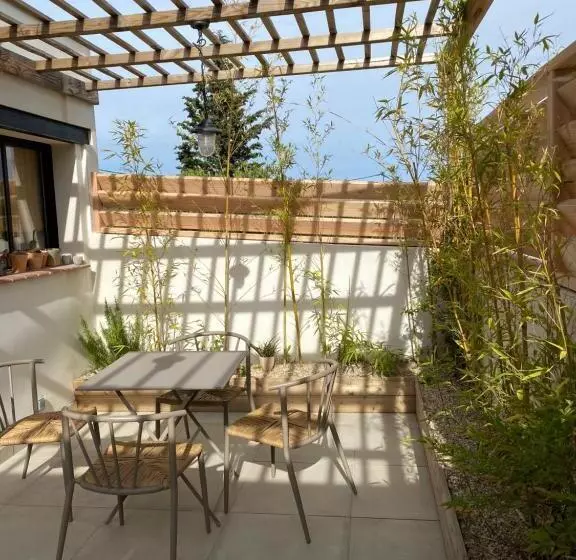 ベッドアンドブレックファースト Le Pool House