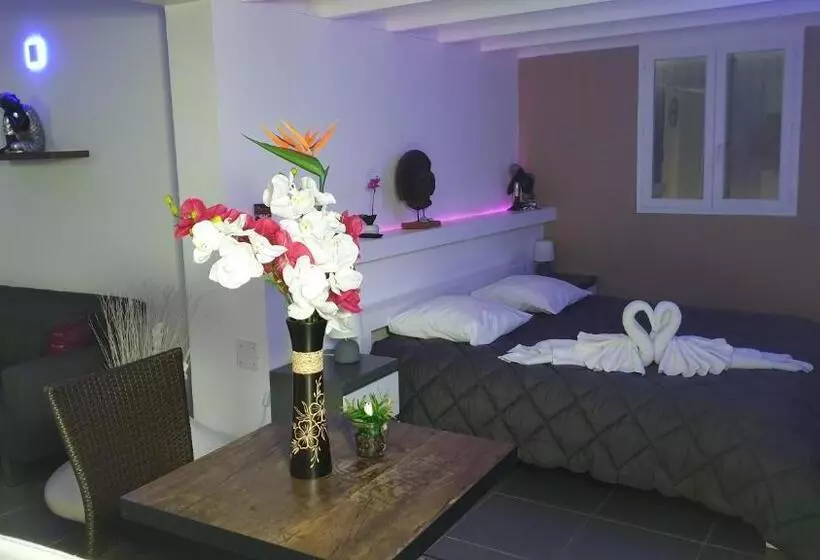 ベッドアンドブレックファースト Mas La Farelle Chambre D Hote,fitness & Salle De Jeux Gratuite & Spa En Supplément