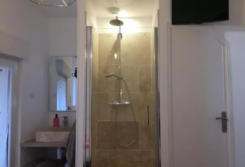 La Villa Des Remparts