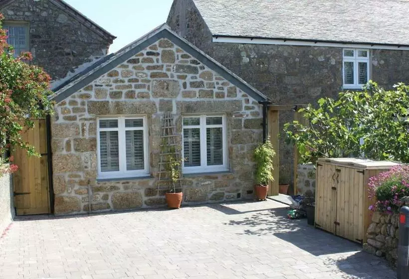 ベッドアンドブレックファースト Bryher Cottage