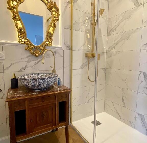 住宿加早餐  Château Borgeat De Lagrange   Privatisation