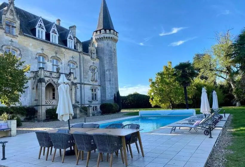 تختخواب و صبحانه Château Borgeat De Lagrange   Privatisation