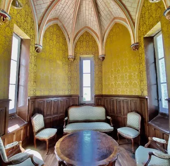 تختخواب و صبحانه Château Borgeat De Lagrange   Privatisation