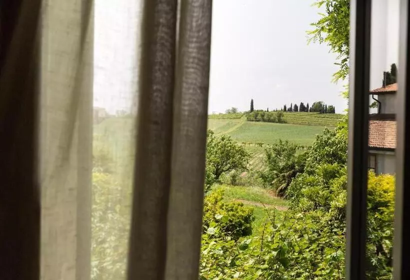 Aamiaismajoitus (B&B) Villa Saccomani