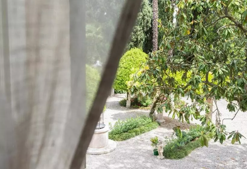Aamiaismajoitus (B&B) Villa Saccomani