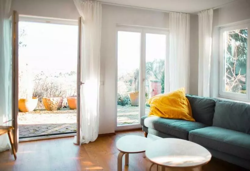 Bed & Breakfast Unter Den Linden