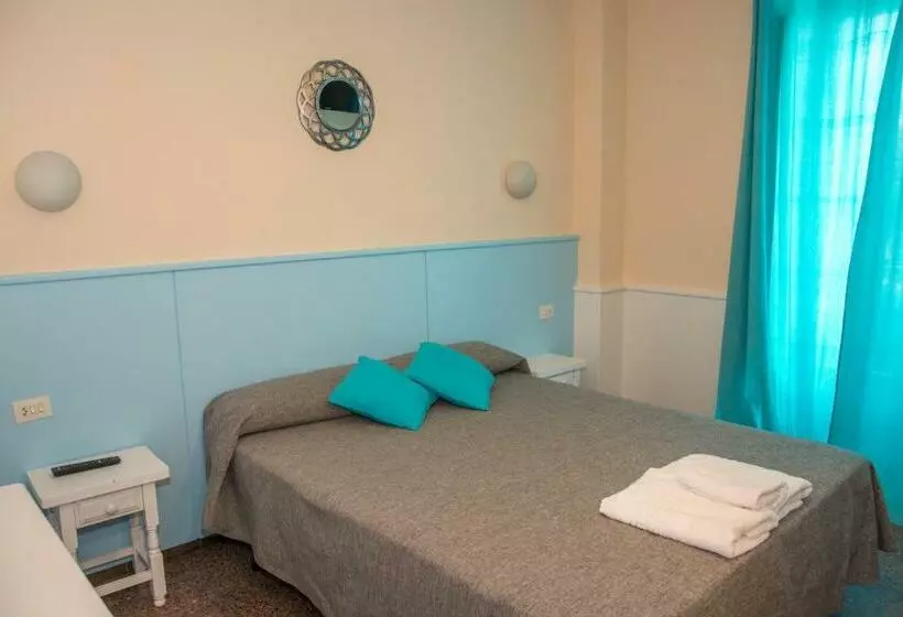 Majatalo Hostal Emporda