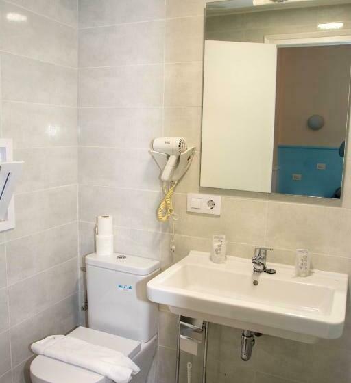 膳宿费 Hostal Emporda