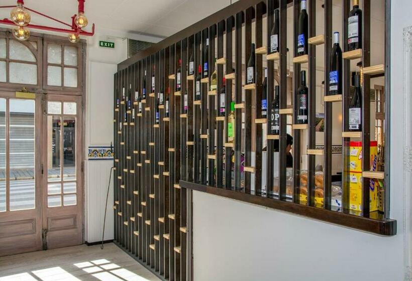 膳宿费 Hostal Emporda