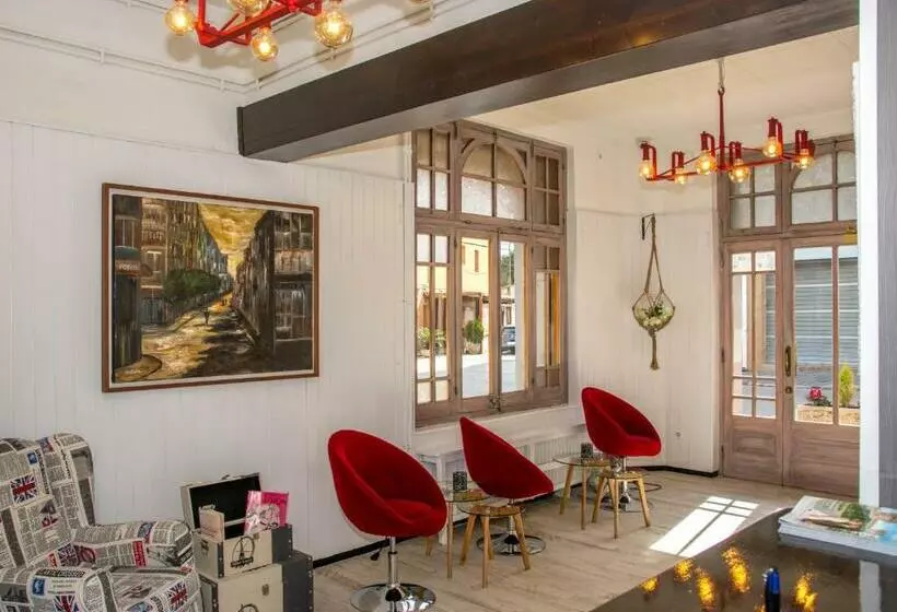 Majatalo Hostal Emporda