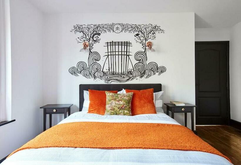 פנסיון Jet Black Jewel