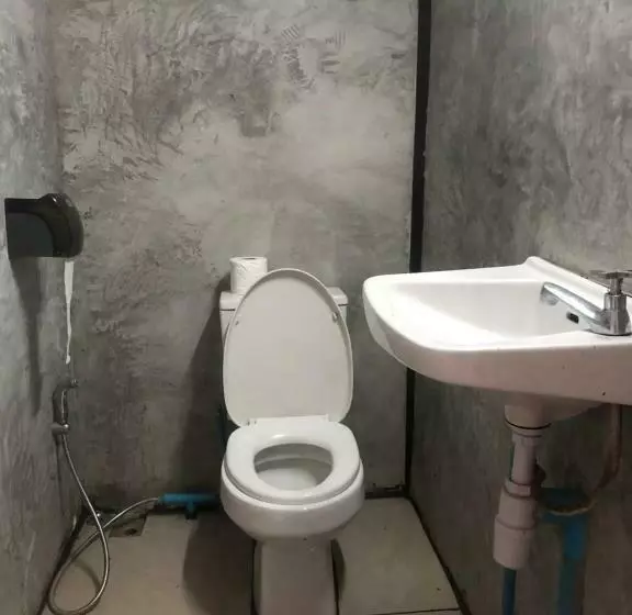 Retkeilymaja Bp Cheap Private Rooms