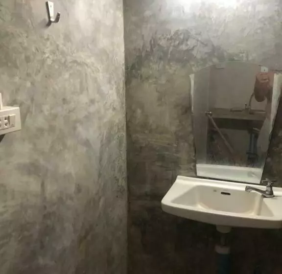 Retkeilymaja Bp Cheap Private Rooms