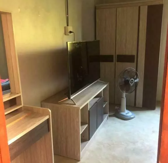 Retkeilymaja Bp Cheap Private Rooms