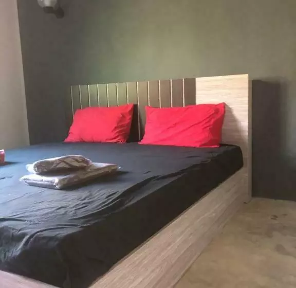 Retkeilymaja Bp Cheap Private Rooms