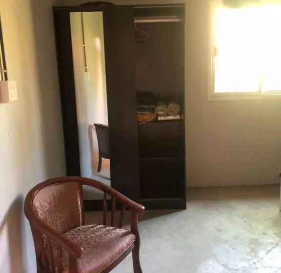 Retkeilymaja Bp Cheap Private Rooms