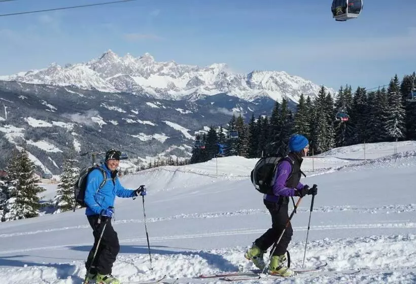 ベッドアンドブレックファースト Alpensportlodge