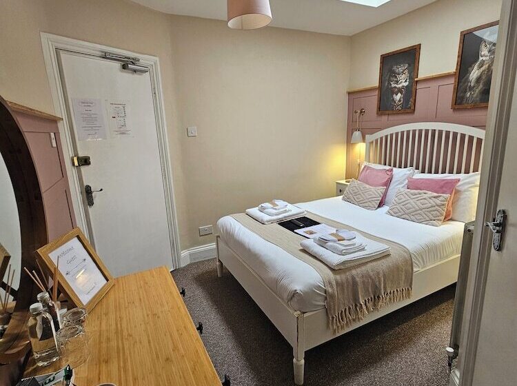 تختخواب و صبحانه Creates