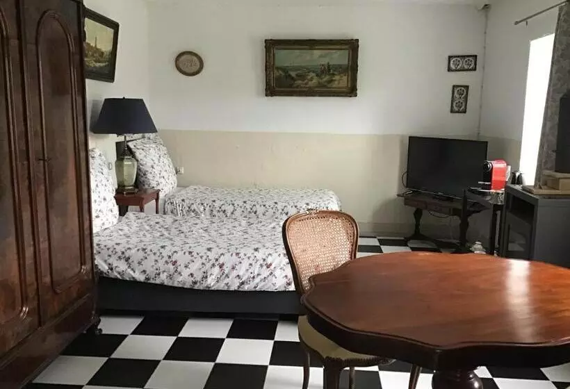 Aamiaismajoitus (B&B) Nergena Zimmer Frei