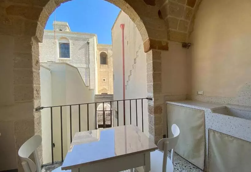 Aamiaismajoitus (B&B) Palazzo De Carlo E Il Parco Dei 7 Pozzi